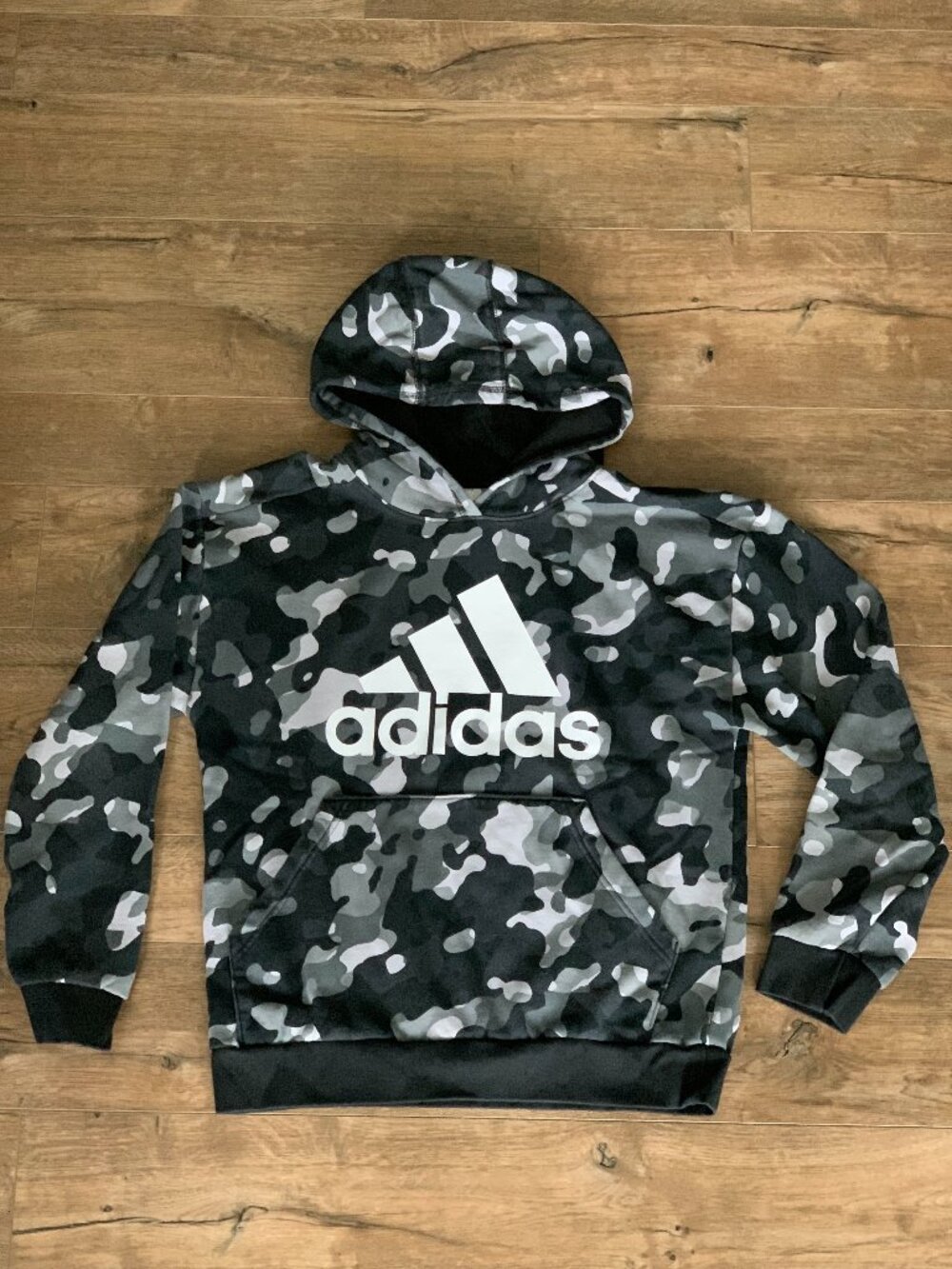 Adidas Camo Hoodie Boys XL 18/20 Black Gray Camouflage Outdoor Pullover Unisex